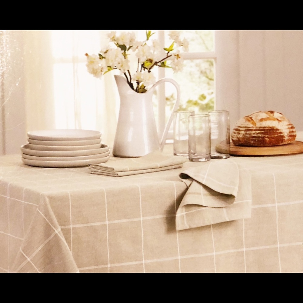 ☀️Highland 70” Round Tablecloth - Picture 3 of 3